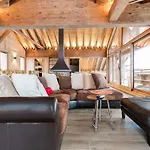In Champagny By Slopes *